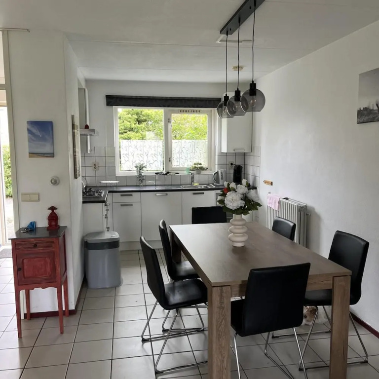 Cosy bungalow near the beach