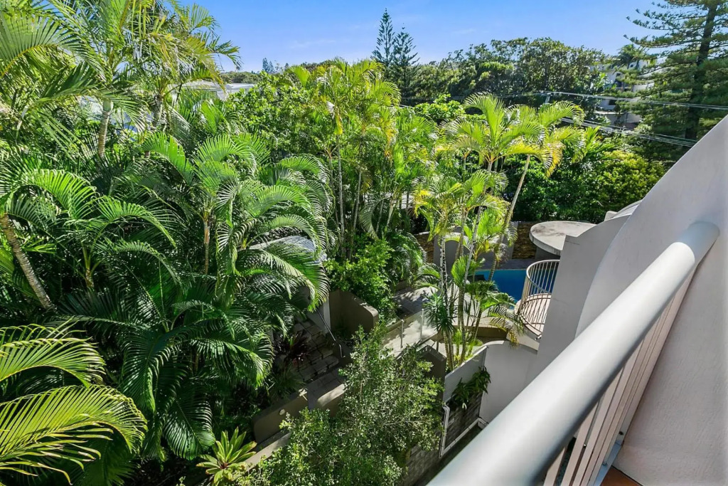 12 Cascades Top Floor Apartment In Prime Position