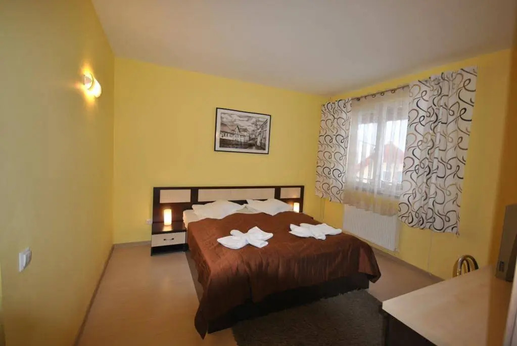 Pensiunea Carmen - Bikers Friendly Nest