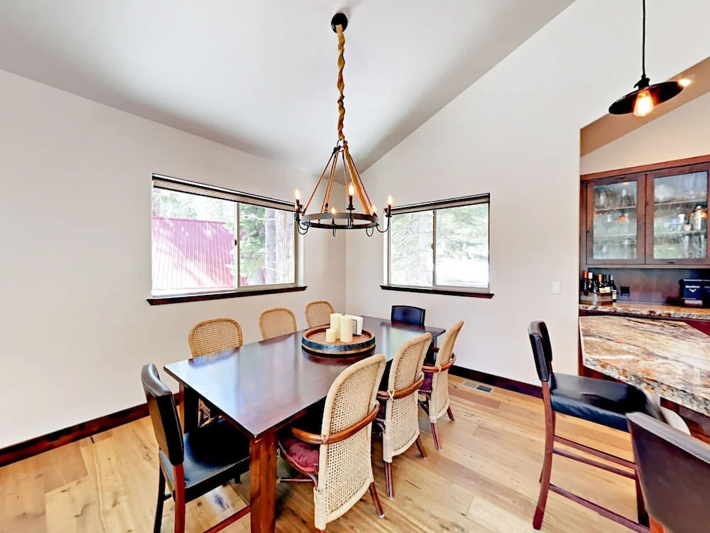 1630 Oflyng Drive Home 3 Bedrooms 2 Bathrooms Home