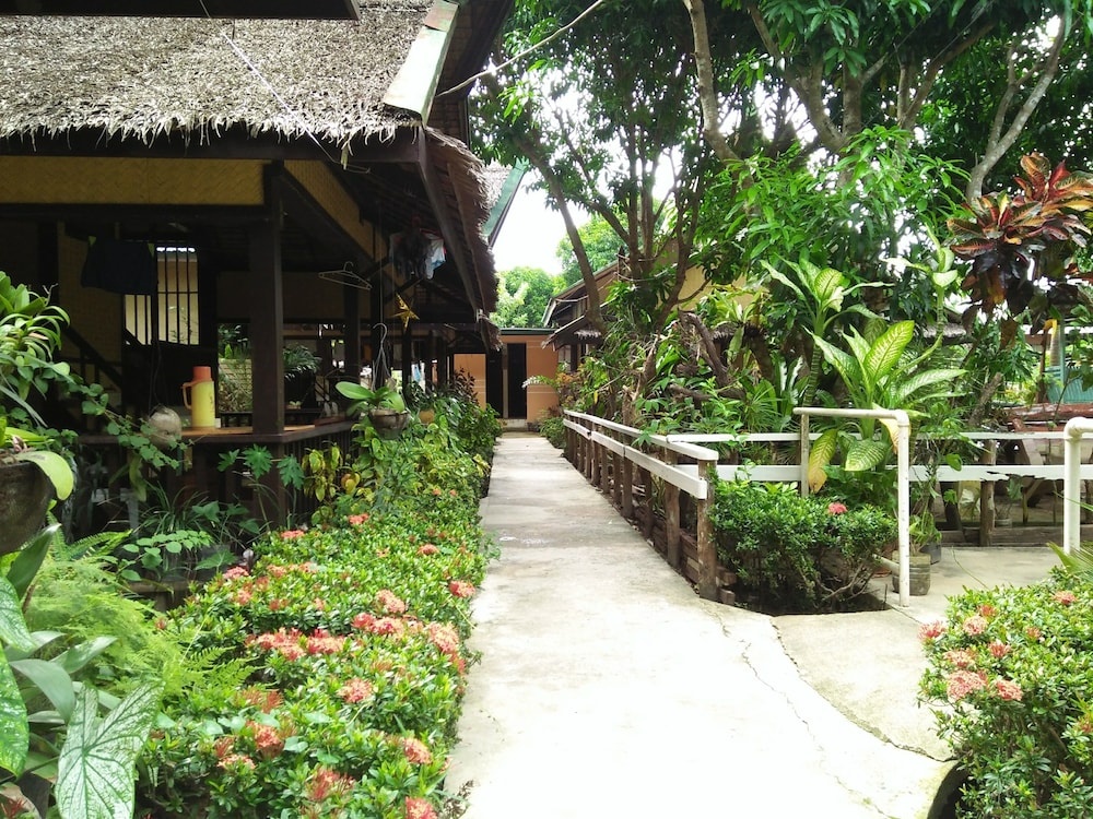 Cliffside Cottages