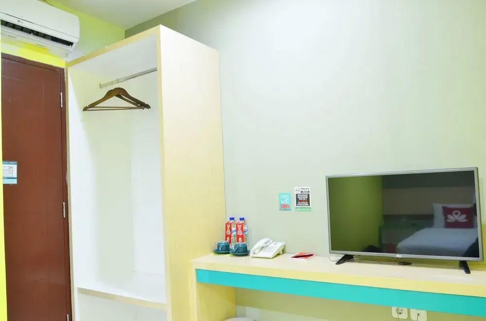 Zen Rooms Near Tunjungan Plaza