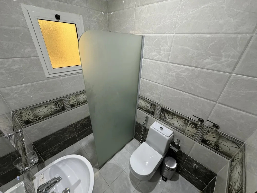 PRIMOTEL Suites As Salamah