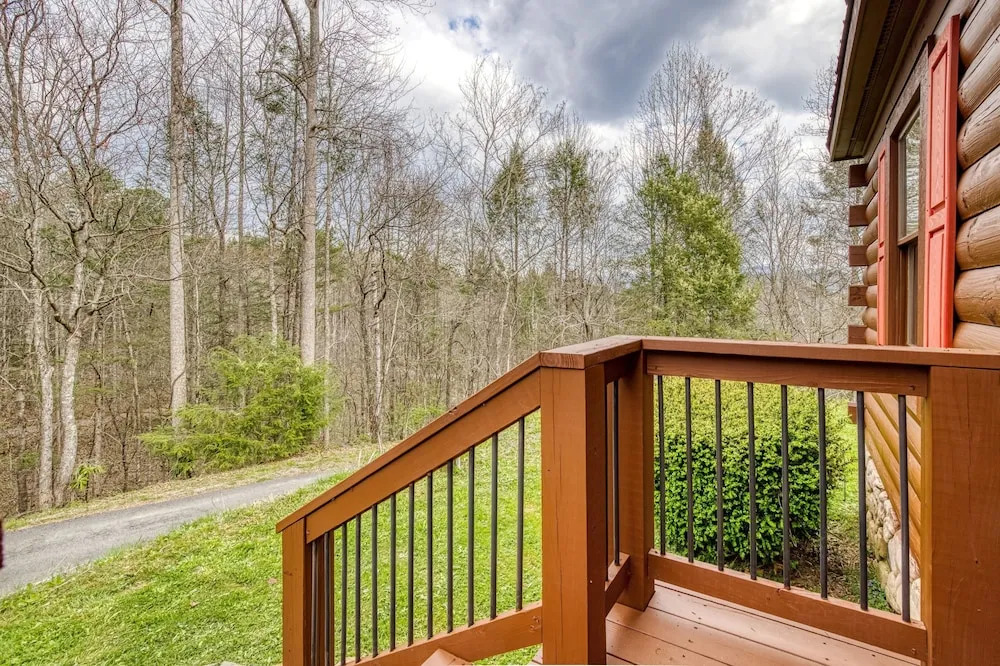 Greenbrier Woods 2 Bedroom Cabin