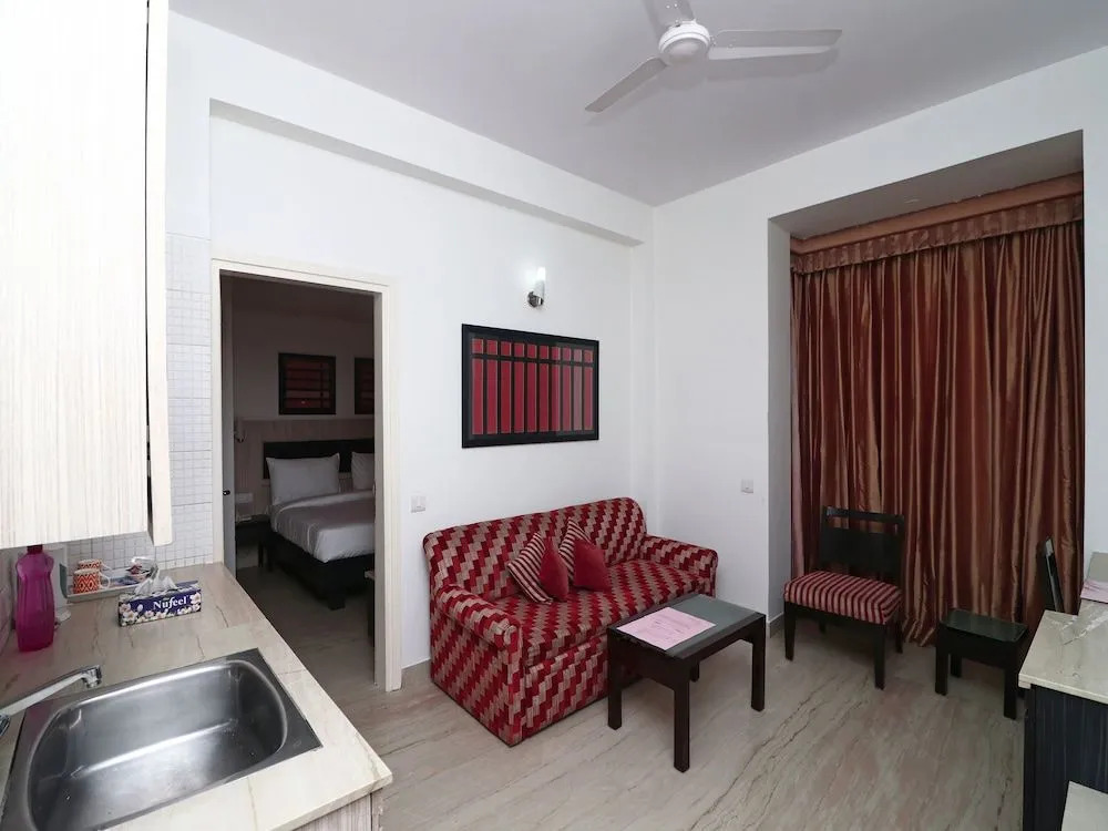 OYO 20016 SilverKey Huda City Centre