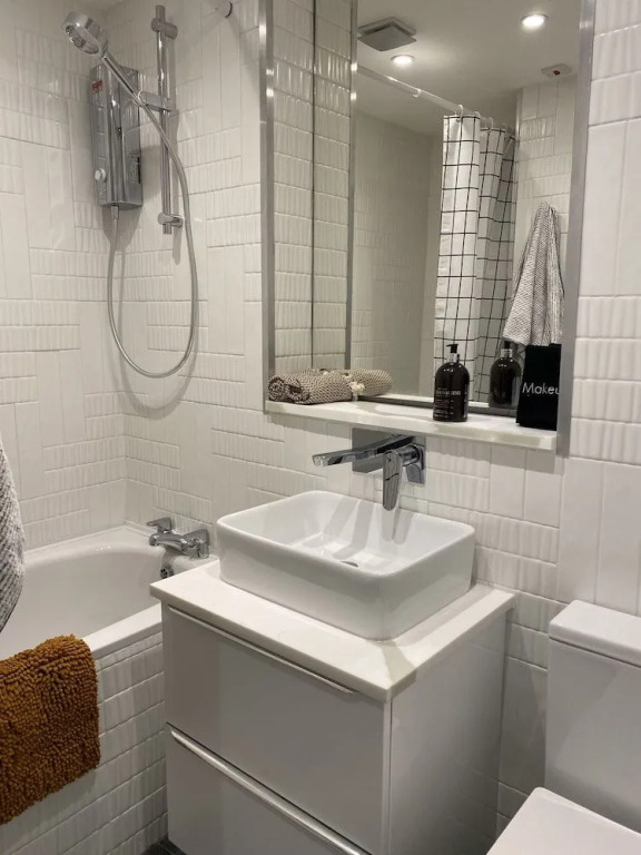 Leith Street Suite