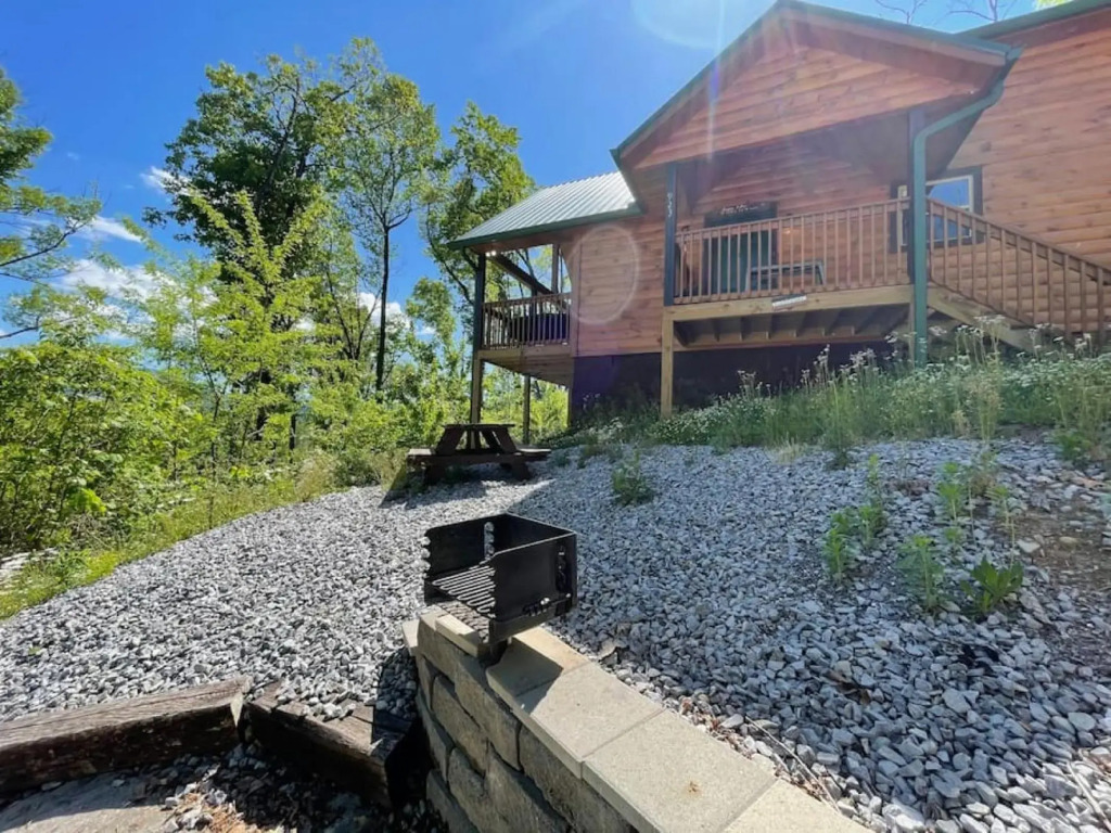Take it Easy with hot tub and community pool