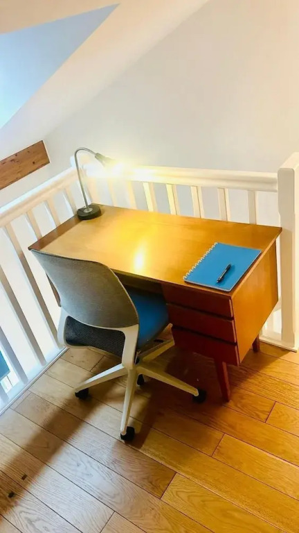 One bedroom flat near train station