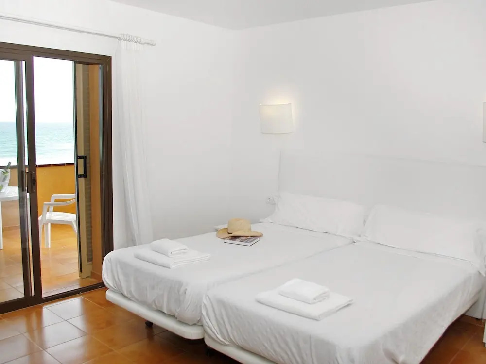 Spacious Apartment With sea View and Directly on the Beach