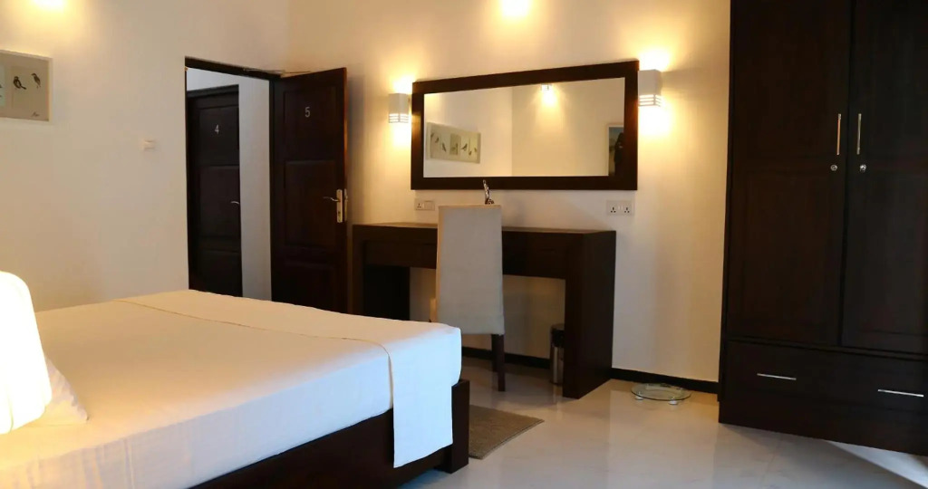 Super Spacious Amazing Private Holiday Villa 10 min to Hikkaduwa Beach