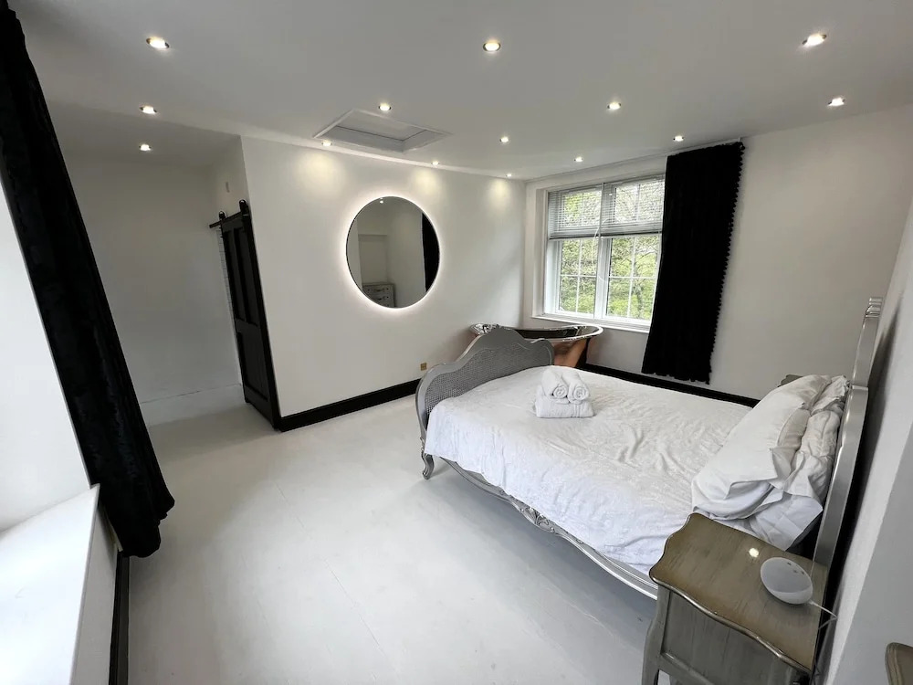 Lower Winsford Apartments & Rooms