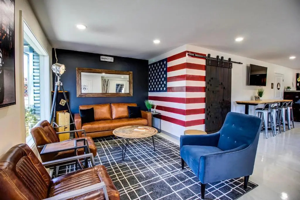 Americana Lodge