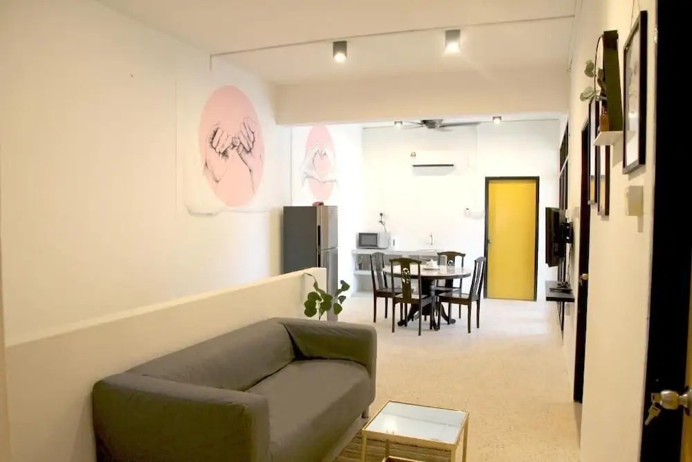 OYO HOME 90647 Mac Inn 94