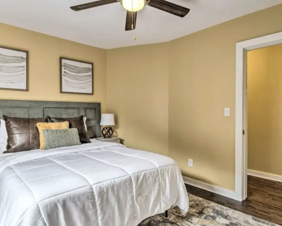 Urban Chic Townhome Near Downtown