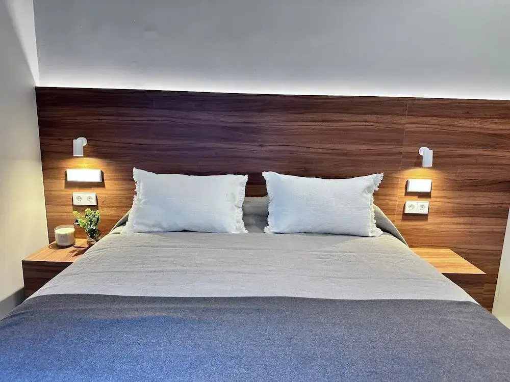 Edmond Vibes Almagro Suites
