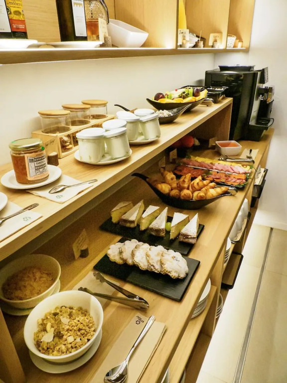 S Estancia Suites