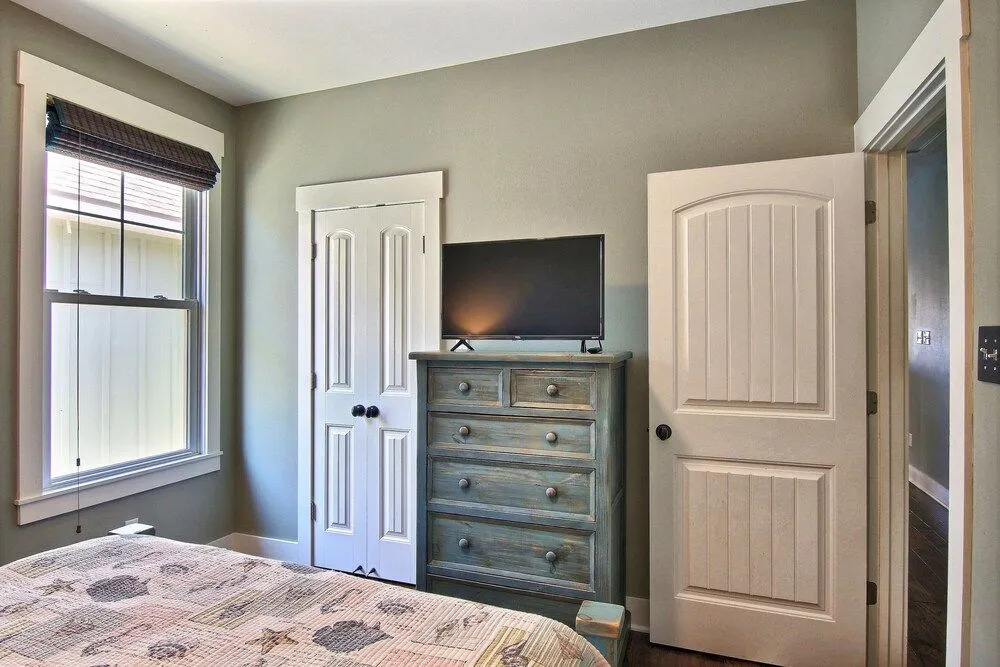 The Black Pearl 2 Bedrooms 2 Bathrooms Condo