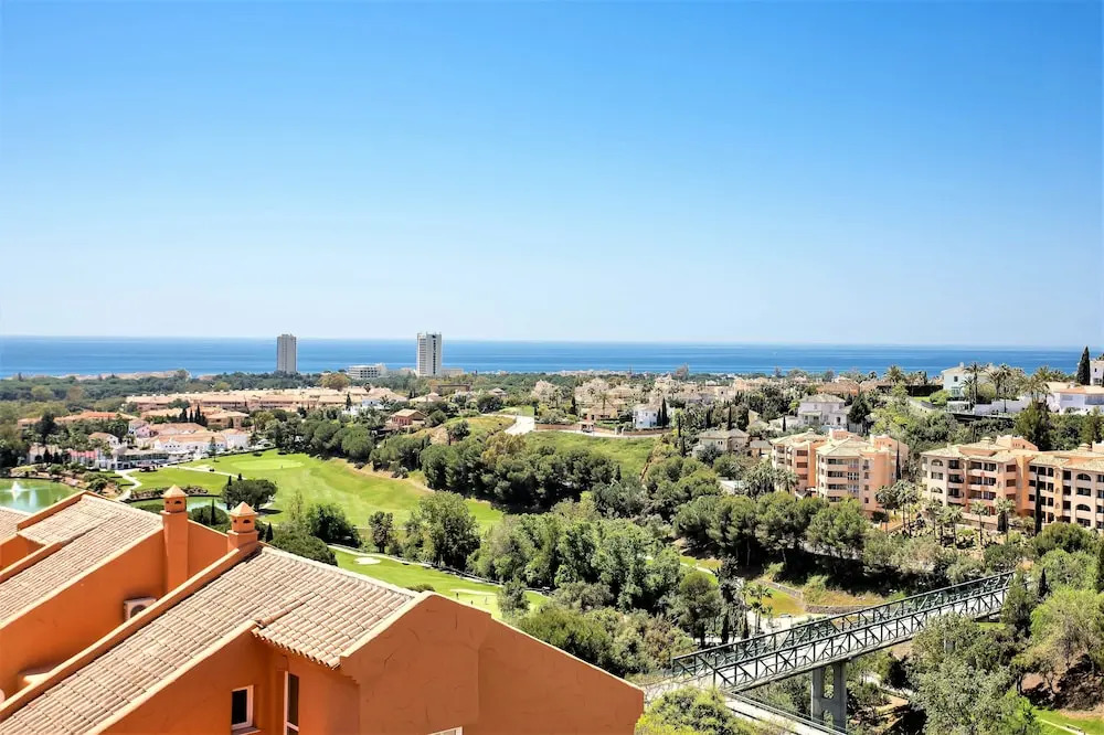 Duplex, Penthouse, 2/2 with Spectacular Views TV27