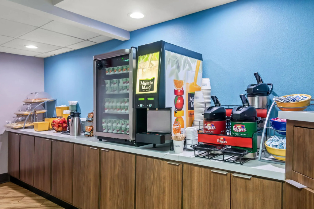 Days Inn & Suites by Wyndham DeSoto