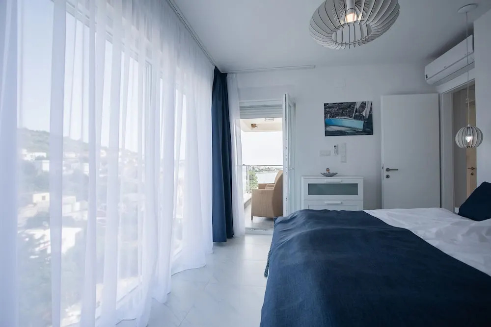 Villa Compass Luxury in a natural bay