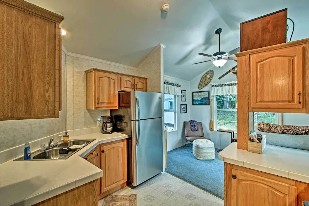 Woodsy Packwood Haven w/ Golf Course Access!