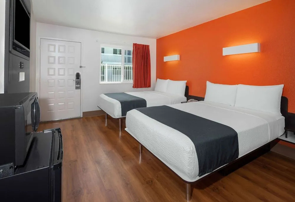 Studio 6 Suites Carpinteria, CA Santa Barbara South
