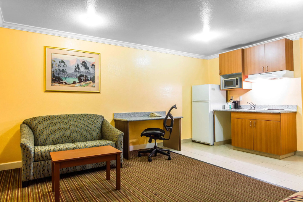 Rodeway Inn & Suites Hayward - Oakland South