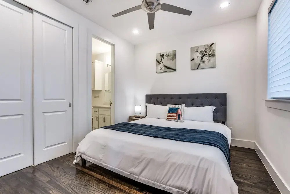 Cozysuites Luxe 3BR Uptown Home Great Rooftop