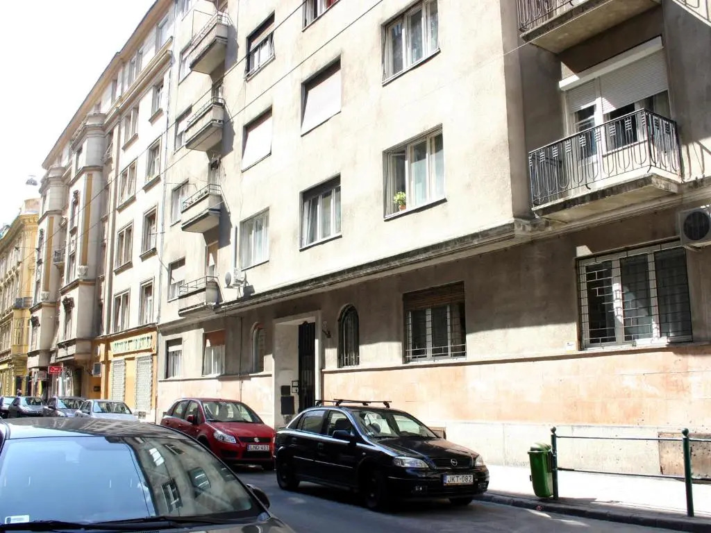 Arriva Balcony Studio