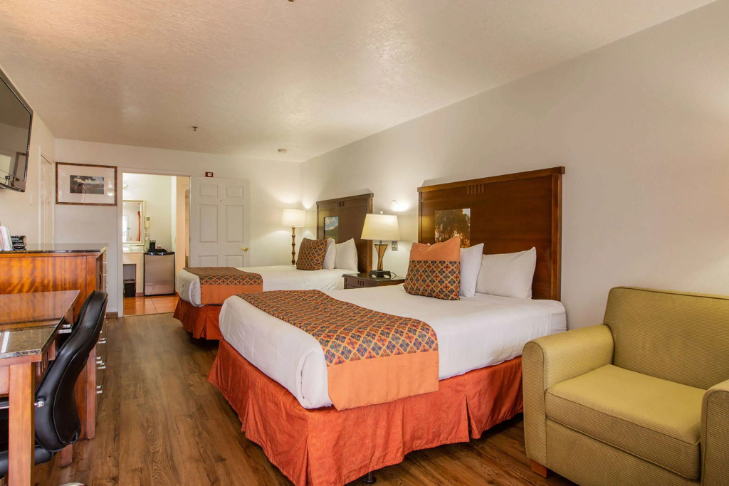 Sandia Peak Inn Old Town ABQ, a Howard Johnson by Wyndham