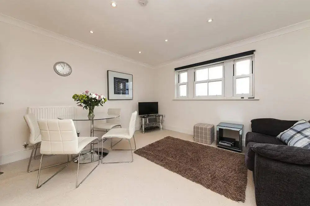 CB1 Apartments