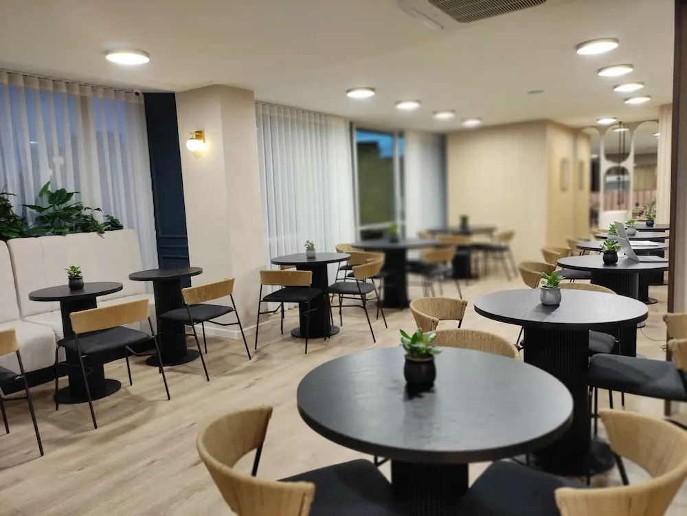 1616 Hotel