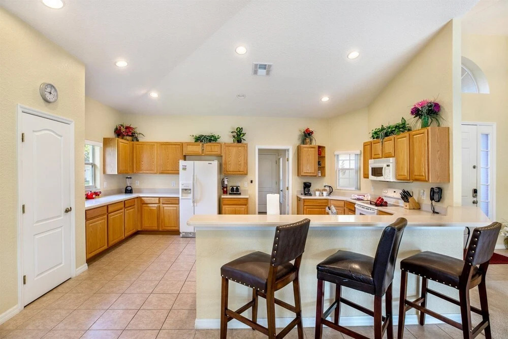 Stunning 4 Bed Pool Villa Located Just Minutes From the Orlando Area Attractions - 405