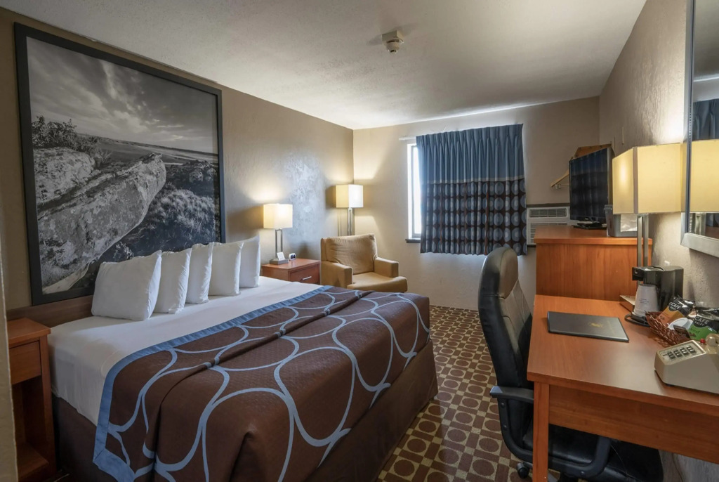 Super 8 by Wyndham Miles City