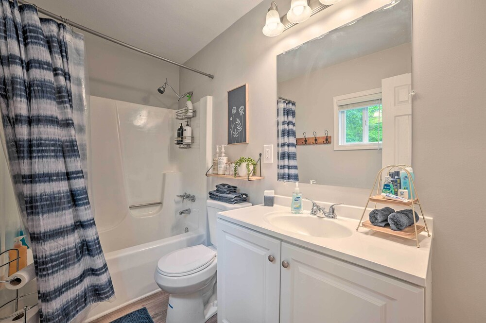 Vacation Rental In-between Houghton & Higgins Lake
