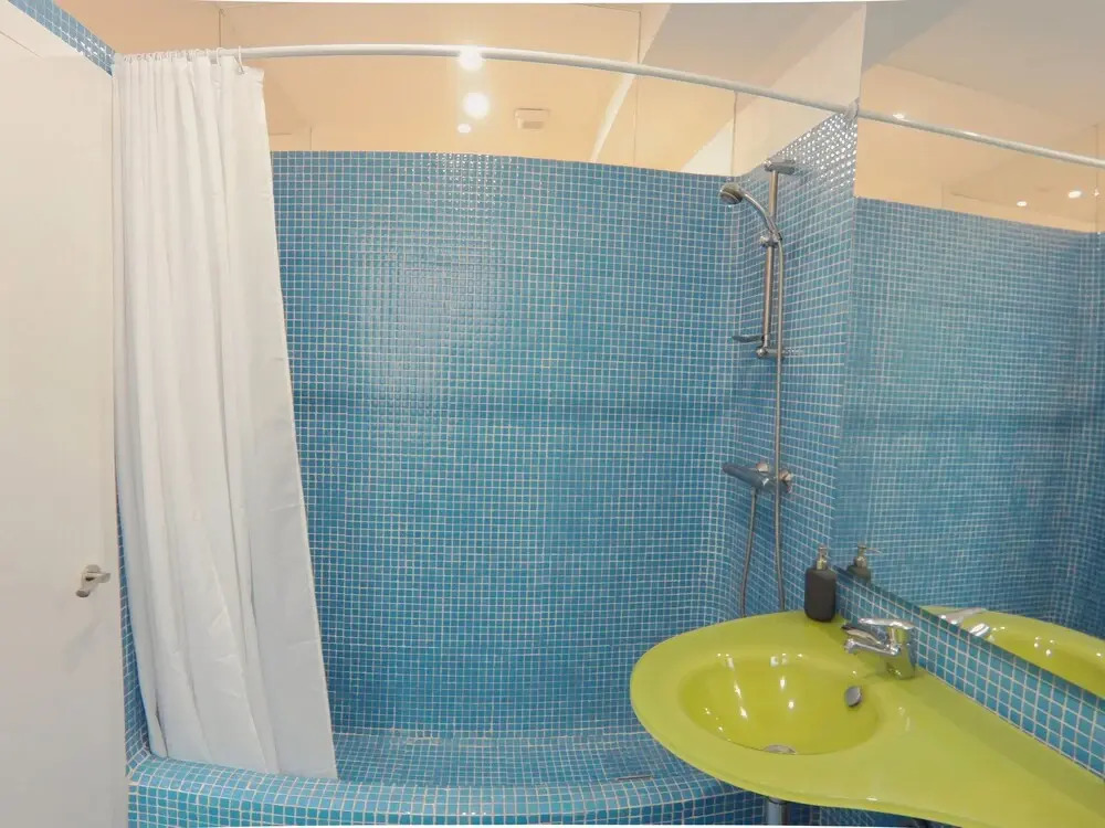 Moderno Apartamento en Bilbao con A/C, WiFi y cama y closet