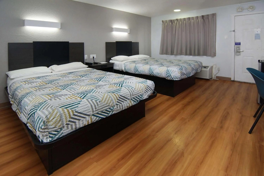 Motel 6 Red Oak, TX - Dallas