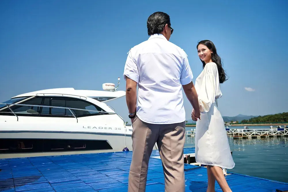Vietyacht Marina Club - Halong Bay Cruise
