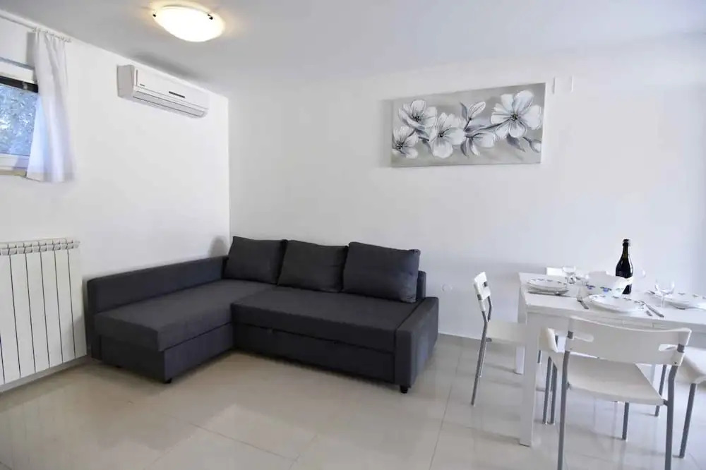 Terrace Flat 300 mt From Beach