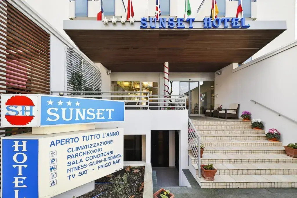 Hotel Sunset