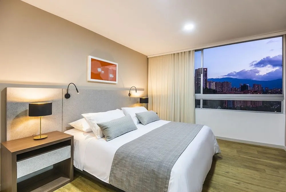 Travelers Orange Suites