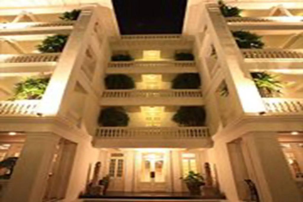 Cabochon Hotel & Residence