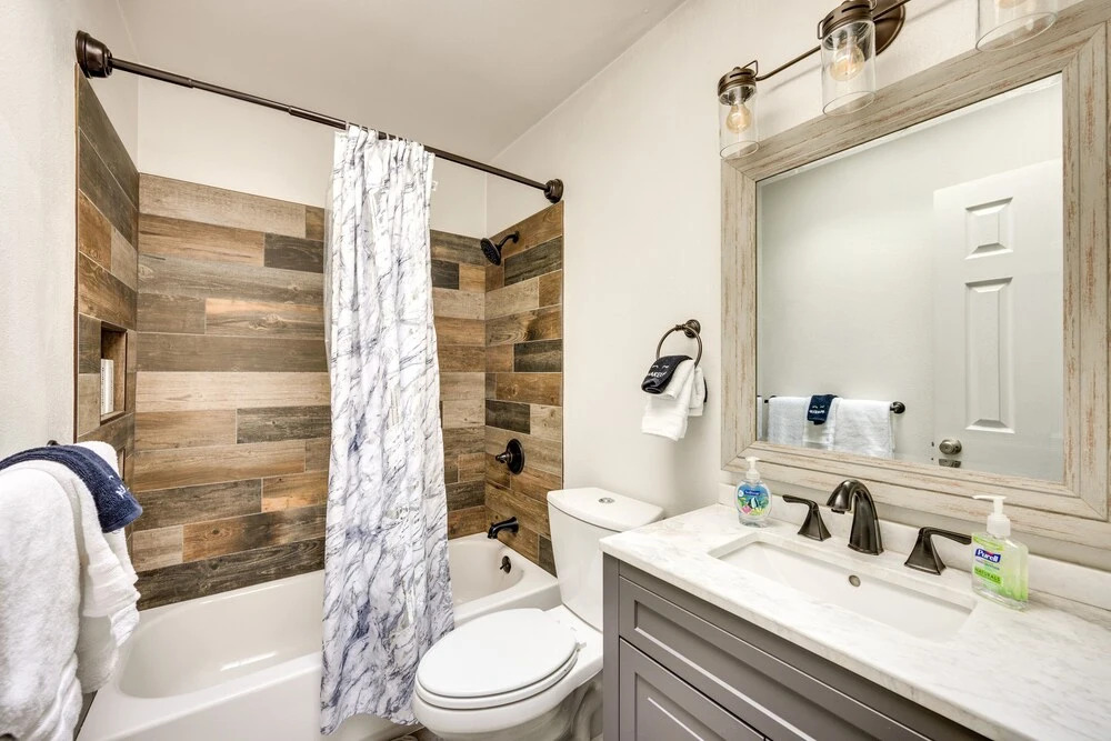 Lovely Colorado Springs Home: Mtn Views & Hot Tub!