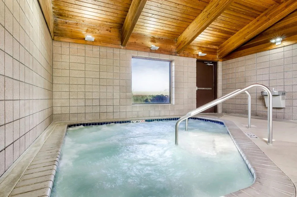 AmericInn Lodge & Suites Hesston
