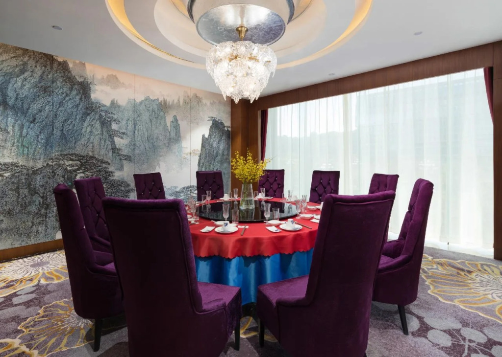 Headquarter International Hotel