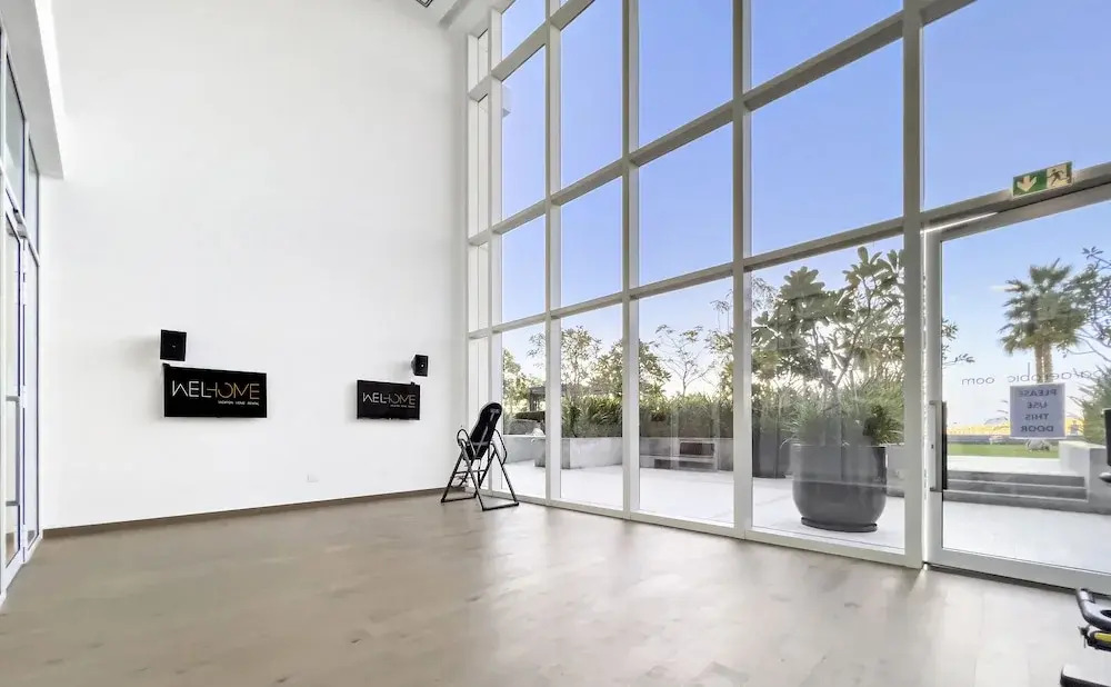 WelHome - Deluxe Apartment With Direct Access to the Beach