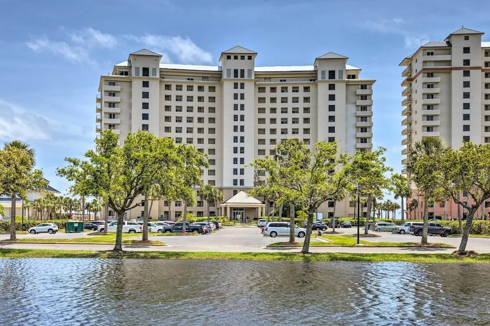 Gulf Shores Condo w/ Ocean Views & Beach Access!