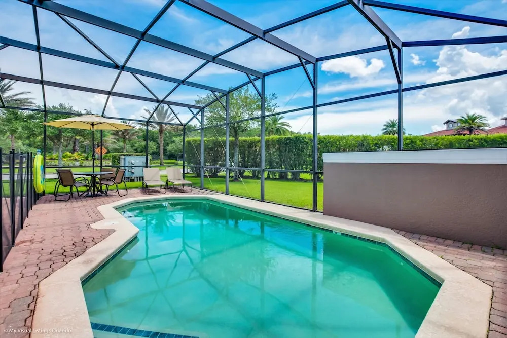4 Bedroom Townhouse with Pool
