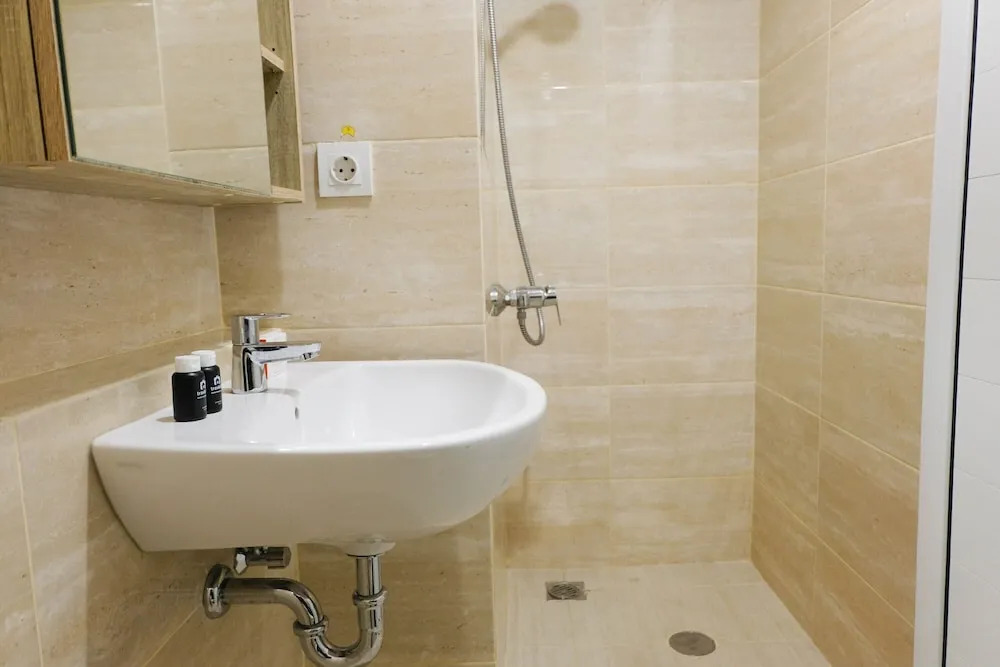 Chic and Cozy Springwood Residence Studio Apartment