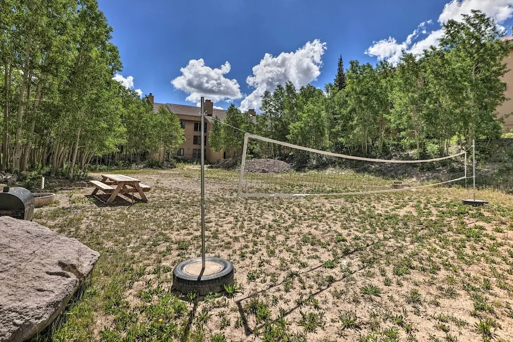 Hiking & Explore: Brian Head Condo w/ Indoor Pool!